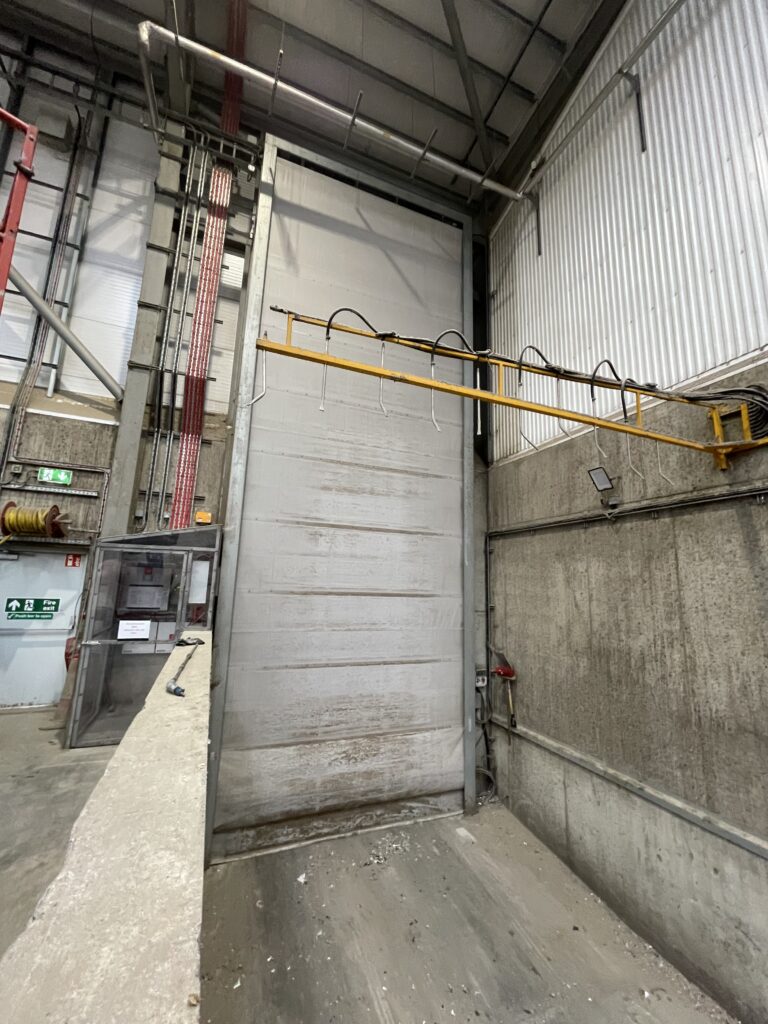 DUAL-AIR recycling-centre-folding-door