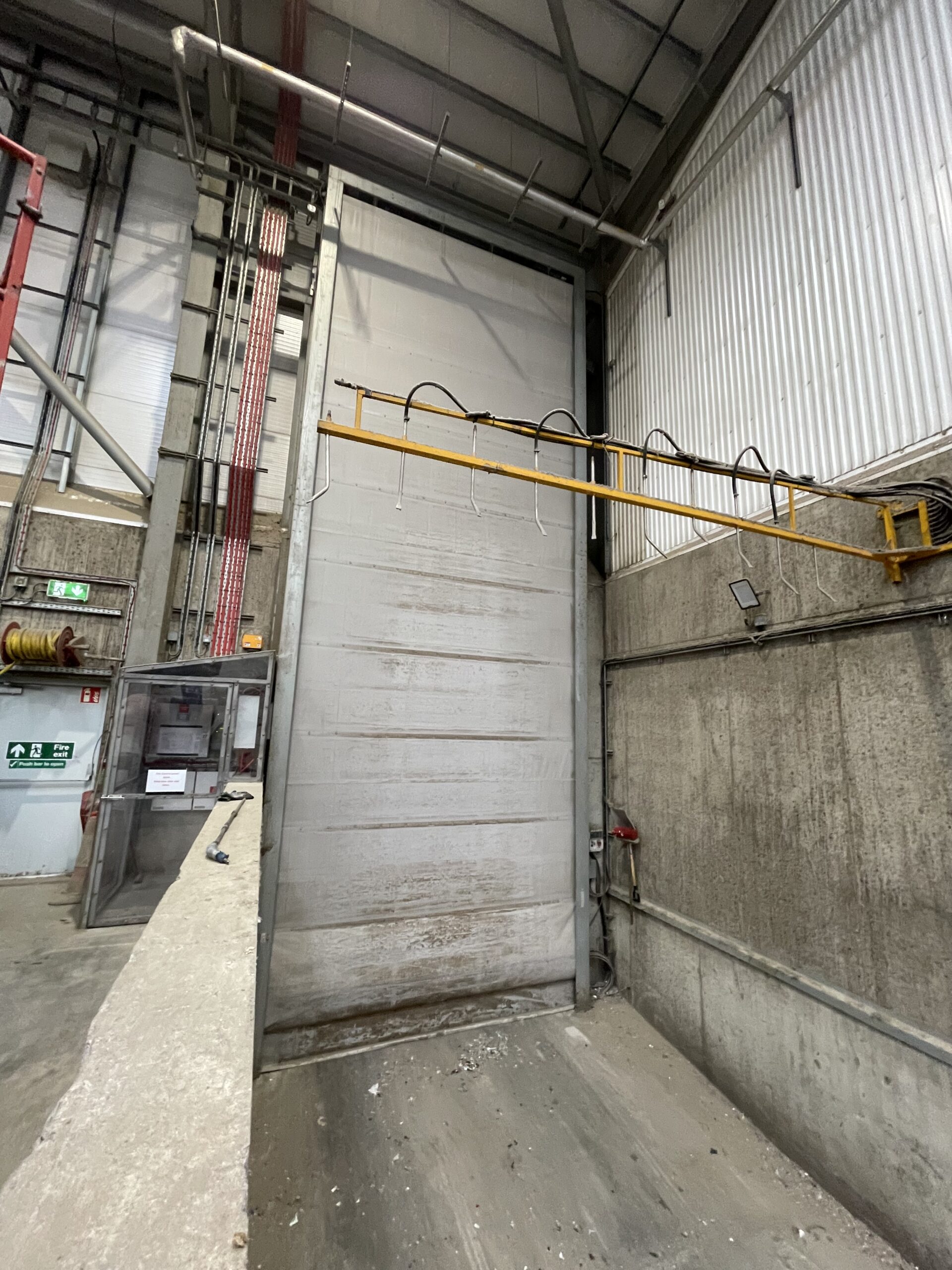DUAL-AIR recycling-centre-folding-door