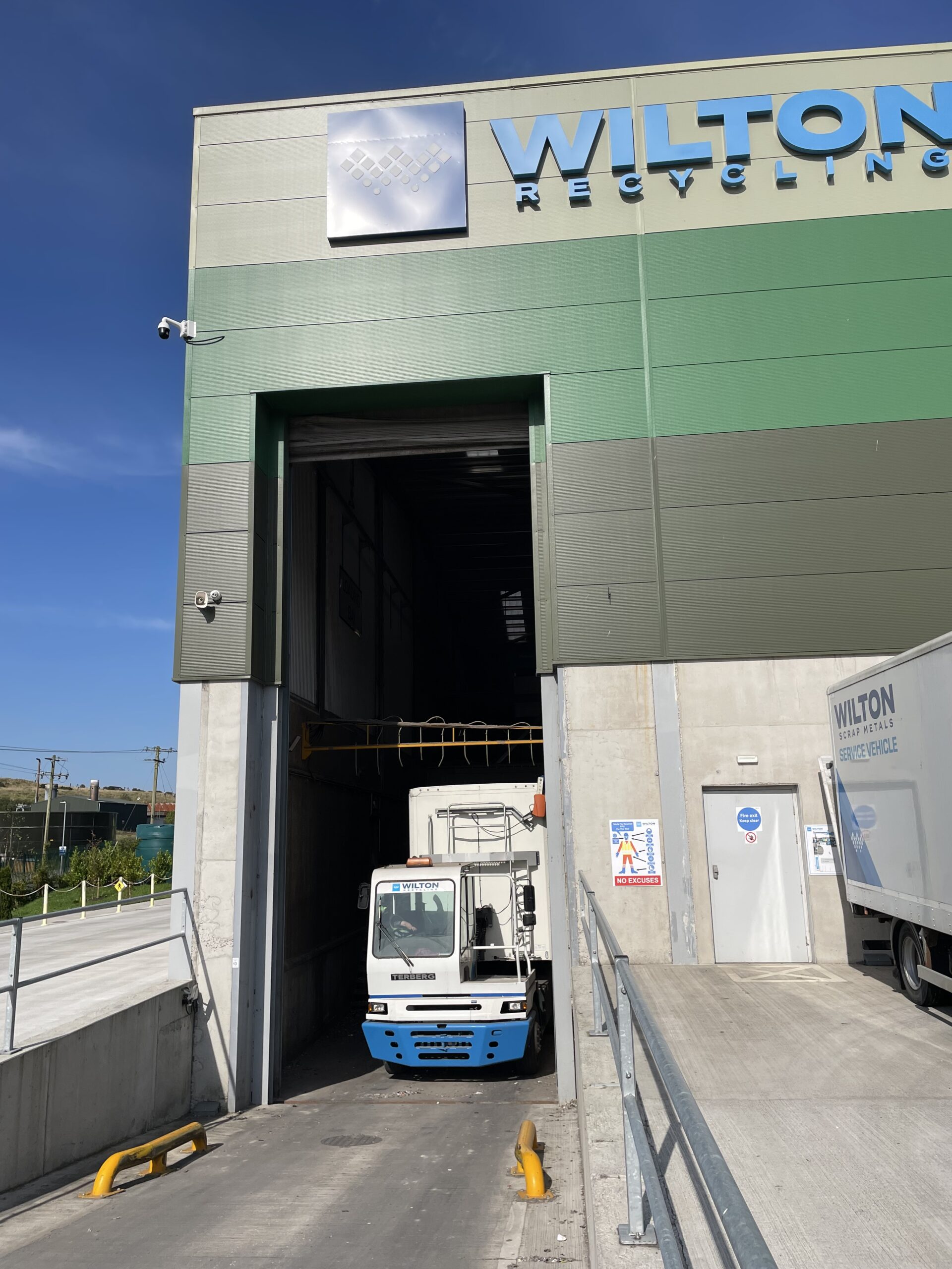 GS DUAL AIR Door in action at Wilton Waste Recycling